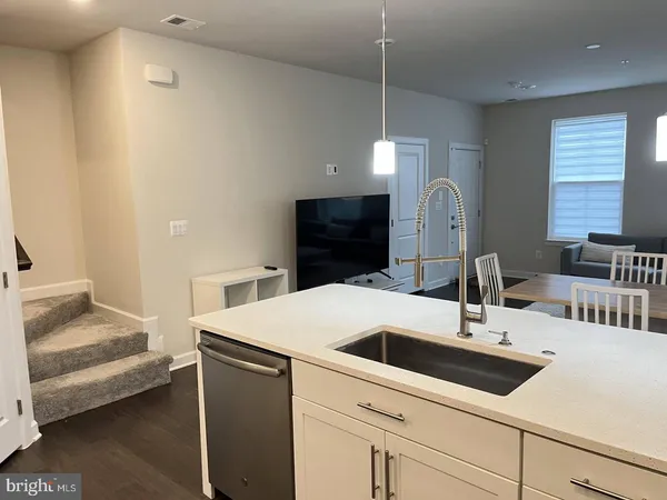 $3,100 | 13230 Woodland Park Road, Unit 1J, Herndon, VA 20171