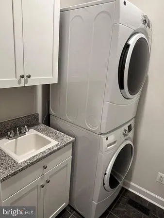 $3,100 | 13230 Woodland Park Road, Unit 1J, Herndon, VA 20171