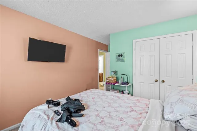 $295,000 | 2042 Killarney Place, Charlotte, NC 28262