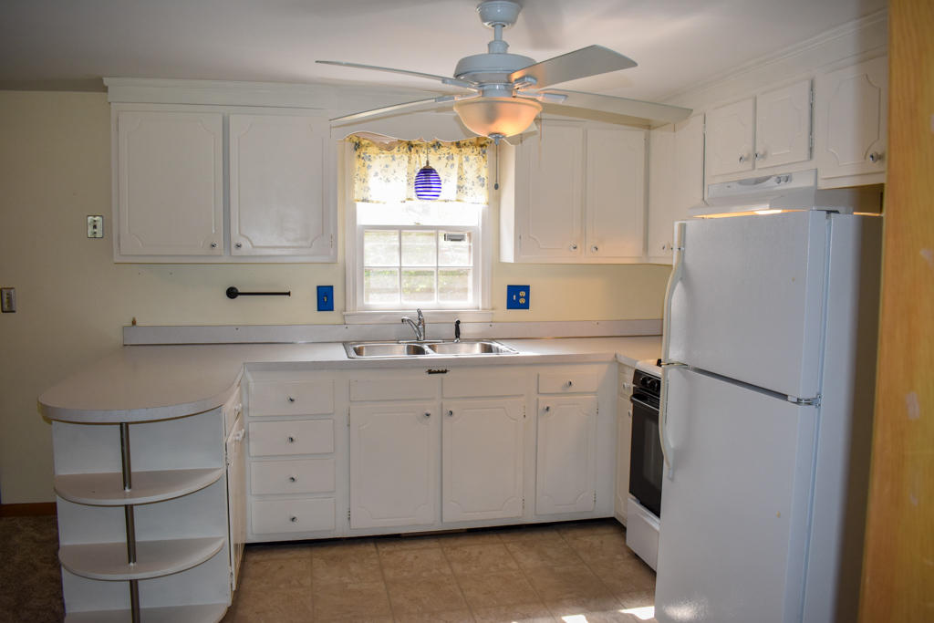 39 Beverly Road West Yarmouth, MA 02673 - Photo 6 of 32 DSC_0480