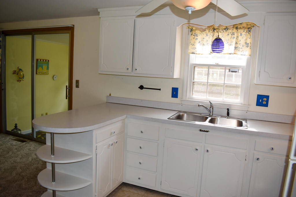 39 Beverly Road West Yarmouth, MA 02673 - Photo 7 of 32 DSC_0482