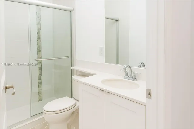 $2,700 | 2516 Lincoln Street, Hollywood, FL 33020