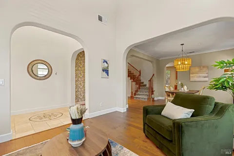 $1,290,000 | 68 Pinheiro Circle, Novato, CA 94945