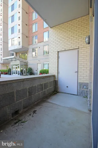 $2,100 | 2726 Gallows Road, Unit 112, Vienna, VA 22180