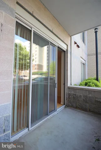 $2,100 | 2726 Gallows Road, Unit 112, Vienna, VA 22180