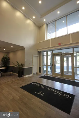 $2,100 | 2726 Gallows Road, Unit 112, Vienna, VA 22180