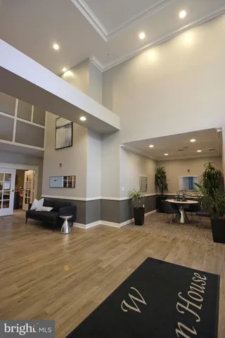 $2,100 | 2726 Gallows Road, Unit 112, Vienna, VA 22180