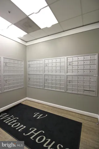 $2,100 | 2726 Gallows Road, Unit 112, Vienna, VA 22180