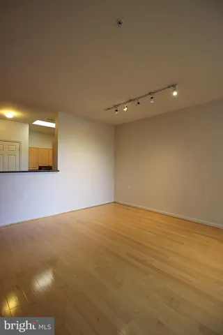 $2,100 | 2726 Gallows Road, Unit 112, Vienna, VA 22180