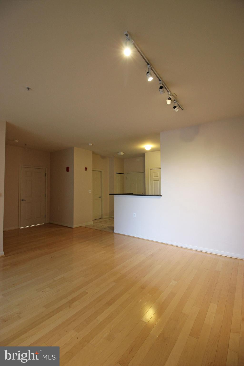 2726 Gallows Road, Unit 112 Vienna, VA 22180 - Photo 6 of 27