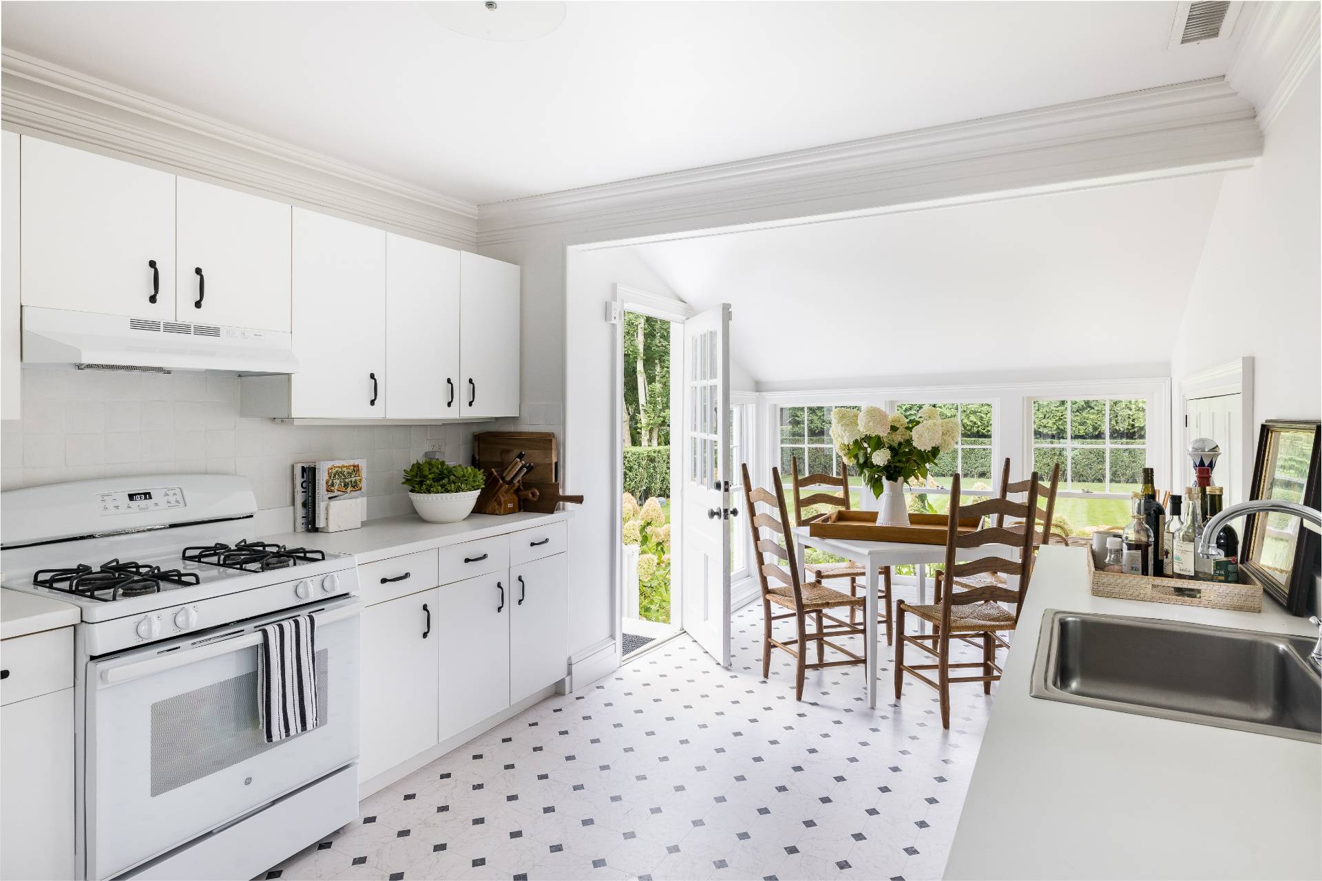 20 Chester Avenue Bridgehampton, NY 11932 - Photo 17 of 37