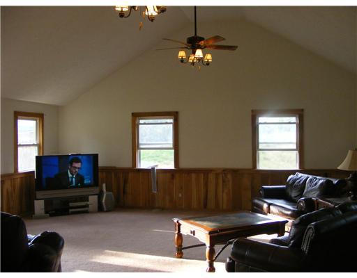 674 Dry Ridge Road West Alexander, PA 15376 - Photo 3 of 10 Living Room. extreamly large new family room
