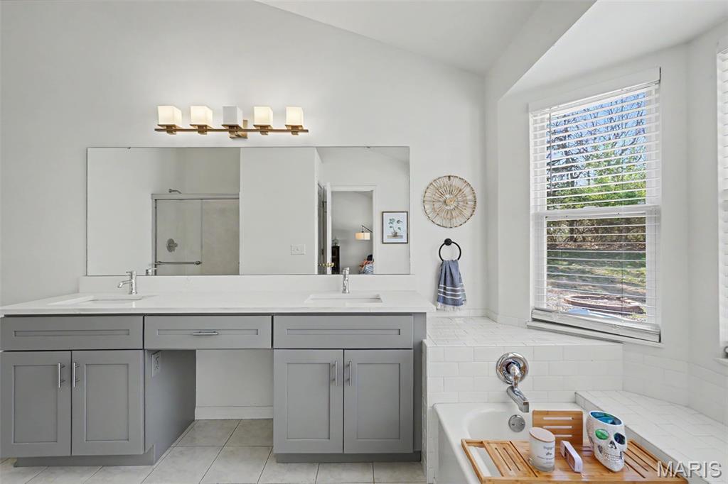 999 Timber Glen Lane Ballwin, MO 63021 - Photo 22 of 33