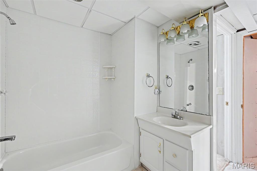 999 Timber Glen Lane Ballwin, MO 63021 - Photo 25 of 33