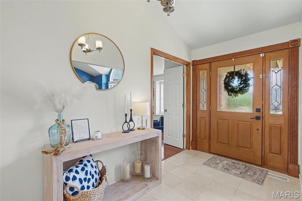 999 Timber Glen Lane Ballwin, MO 63021 - Photo 7 of 33