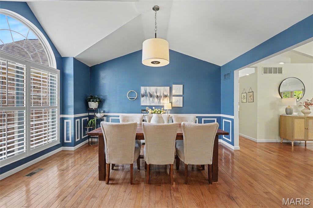 999 Timber Glen Lane Ballwin, MO 63021 - Photo 9 of 33