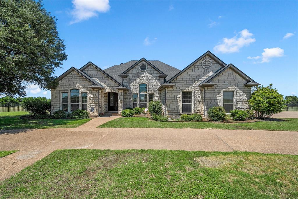 175 Ranchcrest Road Lorena, TX 76655 - Photo 2 of 35
