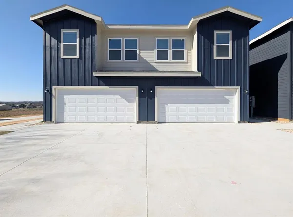 $1,875 | 3501 East Renfro Street, Unit 407, Burleson, TX 76028