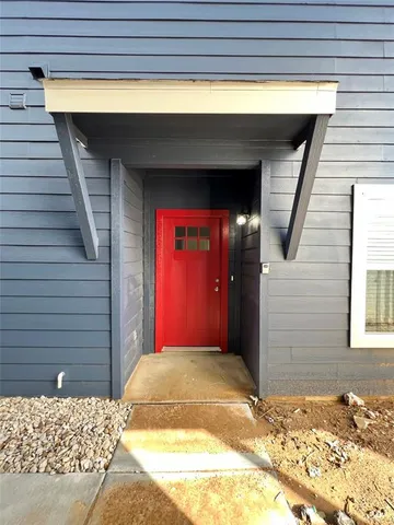 a view of entrance door of the house