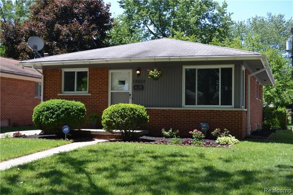 19669 Rensellor Street Livonia, MI 48152 - Photo 1 of 23