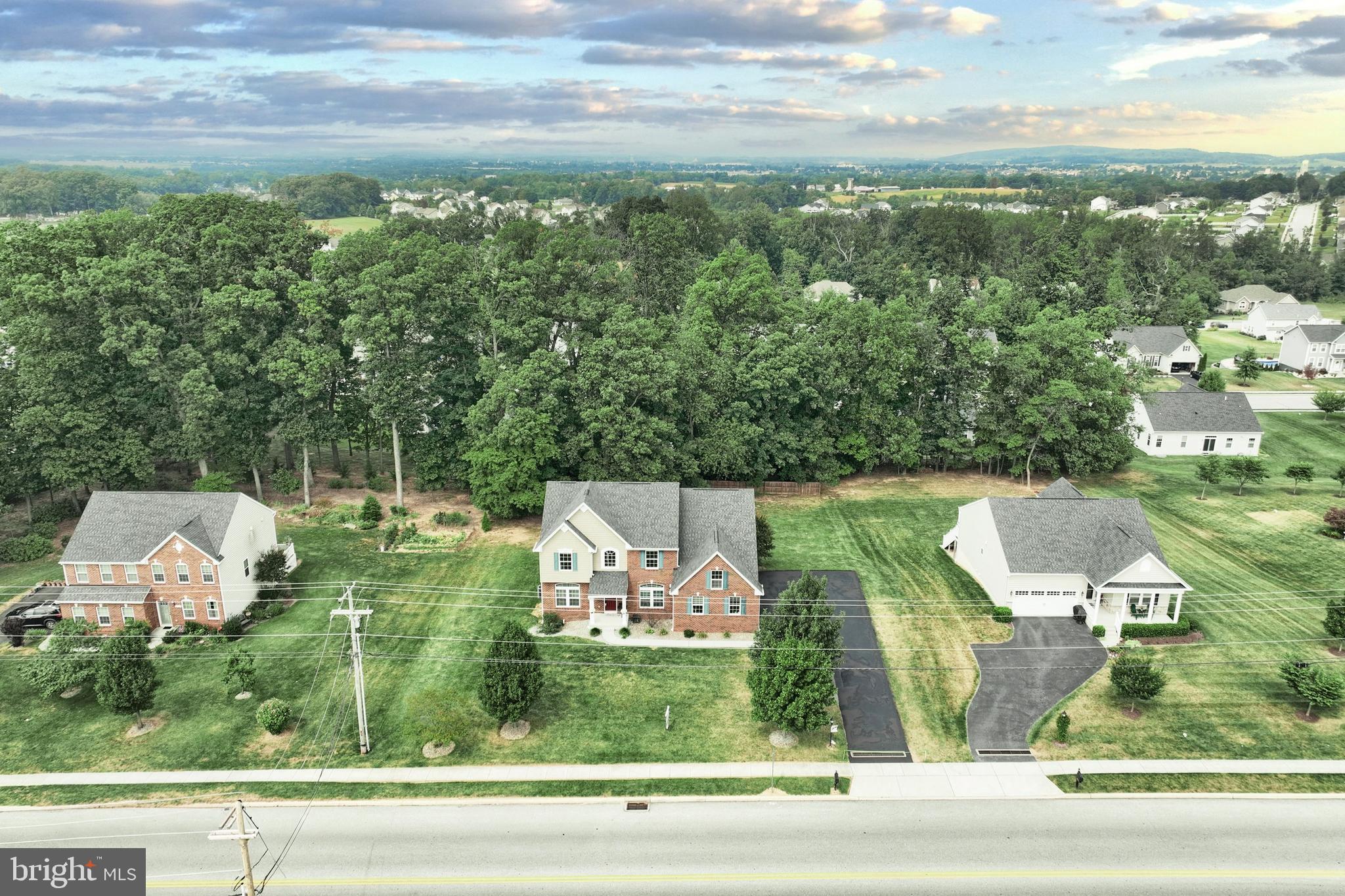 4261 Grandview Road Hanover, PA 17331 - Photo 4 of 50 Gallery Image 4