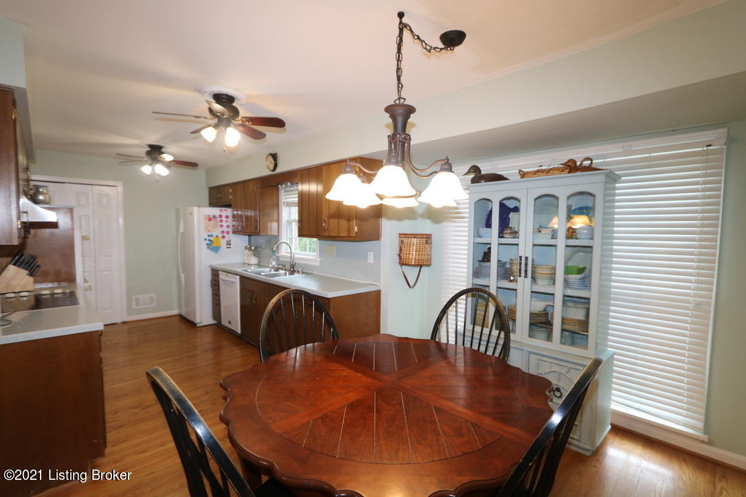 303 South Chadwick Road Louisville, KY 40222 - Photo 16 of 55 UNADJUSTEDNONRAW_thumb_68df