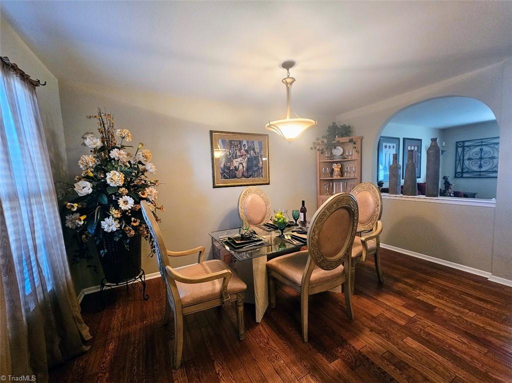 2514 Renard Road Greensboro, NC 27406 - Photo 4 of 17 Dining room