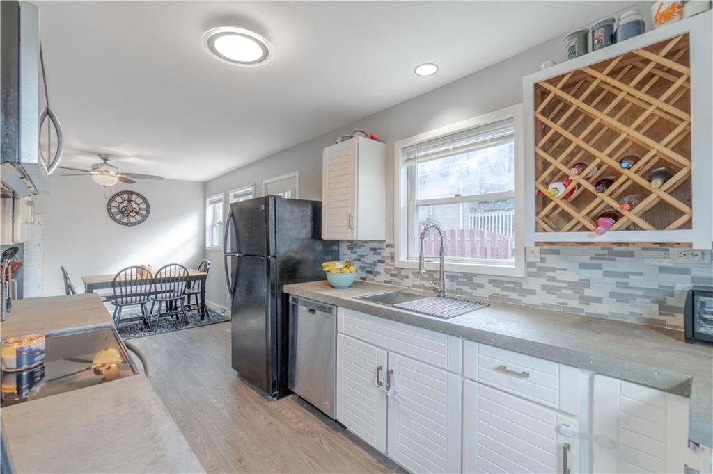 1724 Rosedale Street Verona, PA 15147 - Photo 8 of 24 Gallery Image 8