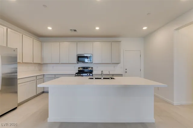 $1,970 | 302 Walsh Peak Avenue, Henderson, NV 89015