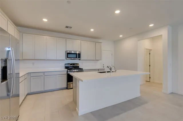 $1,970 | 302 Walsh Peak Avenue, Henderson, NV 89015