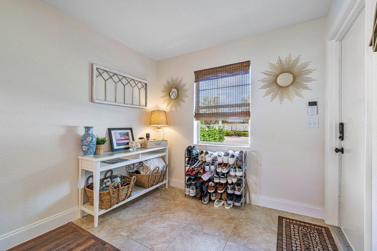 006-620LakeIdaRoad-DelrayBeach-FL-33444-