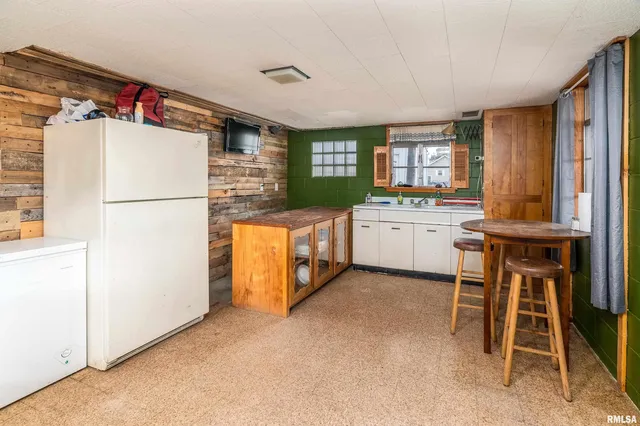 $85,000 | 2010 1st Street, Eldorado, IL 62930