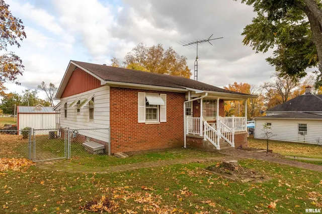 $85,000 | 2010 1st Street, Eldorado, IL 62930