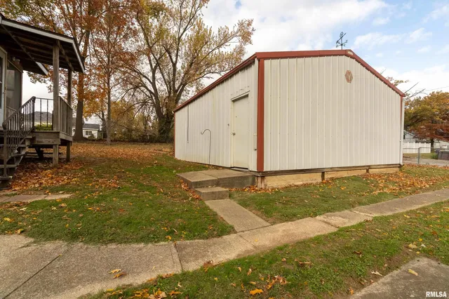 $85,000 | 2010 1st Street, Eldorado, IL 62930