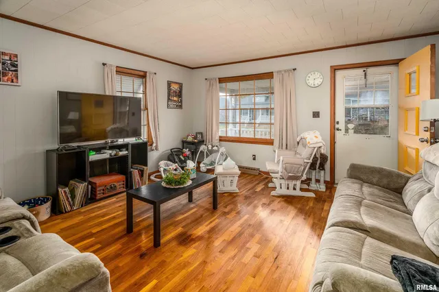 $85,000 | 2010 1st Street, Eldorado, IL 62930