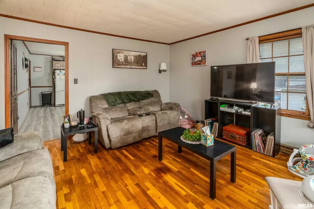 $85,000 | 2010 1st Street, Eldorado, IL 62930