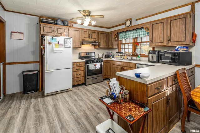 $85,000 | 2010 1st Street, Eldorado, IL 62930