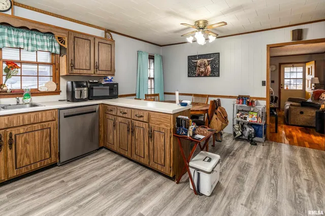 $85,000 | 2010 1st Street, Eldorado, IL 62930