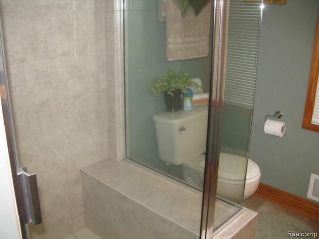 2660 31 Mile Road Washington, MI 48095 - Photo 35 of 50 full bath on 2nd floor