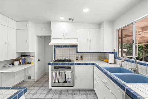 $3,695,000 | 980 Canyon View Drive, Laguna Beach, CA 92651