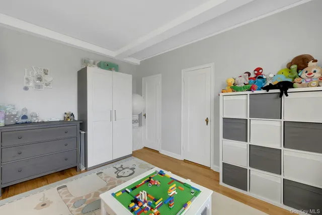 $449,000 | 180 Garth Road, Unit 6E, Scarsdale, NY 10583