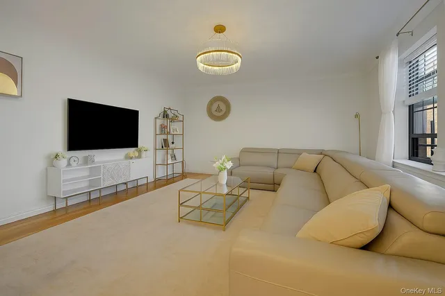 $449,000 | 180 Garth Road, Unit 6E, Scarsdale, NY 10583