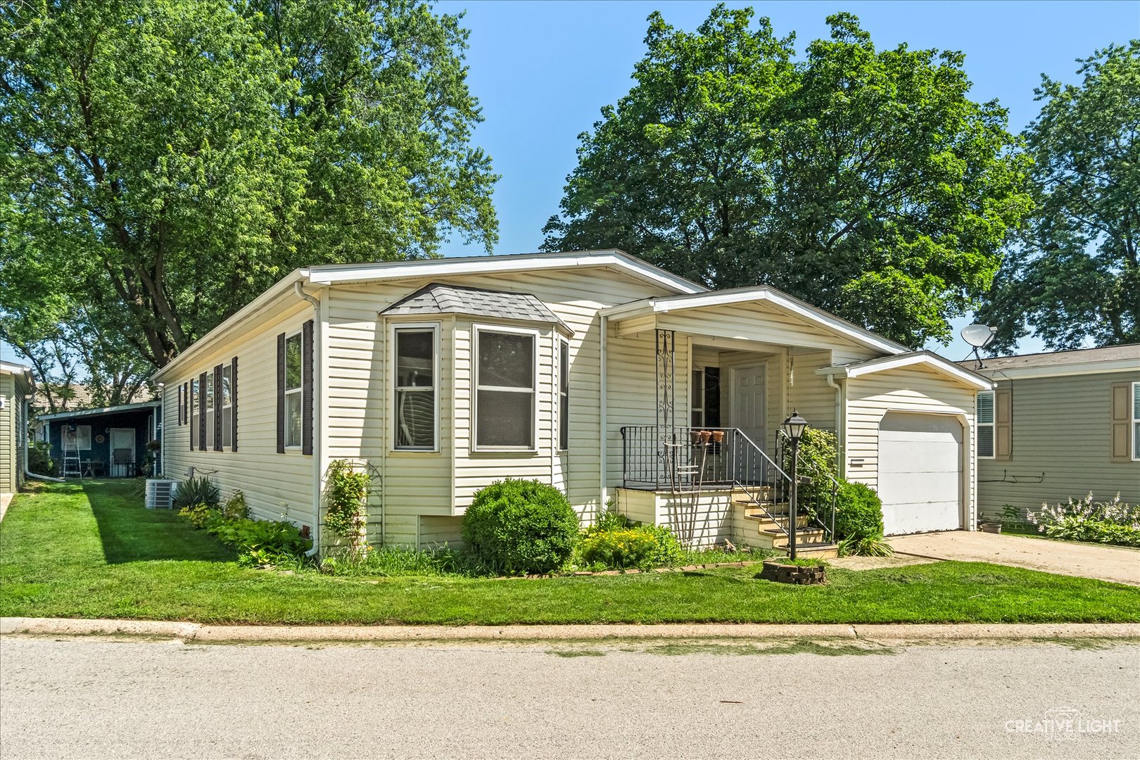 70 Melbrooke Road Elgin, IL 60123 - Photo 2 of 17