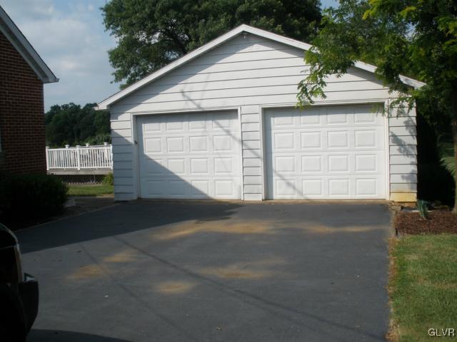 3339 Mauch Chunk Road Coplay, PA 18037 - Photo 4 of 16 Gallery Image 4
