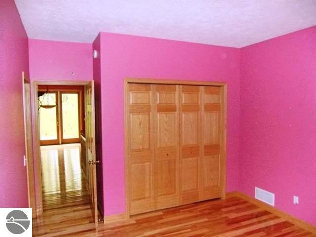 1661 East Kasson Road Maple City, MI 49664 - Photo 15 of 25 1731281-14.JPG