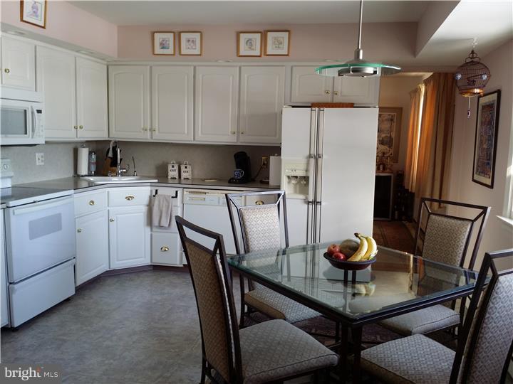 1328 Pleasant View Road Coopersburg, PA 18036 - Photo 9 of 23 Kitchen