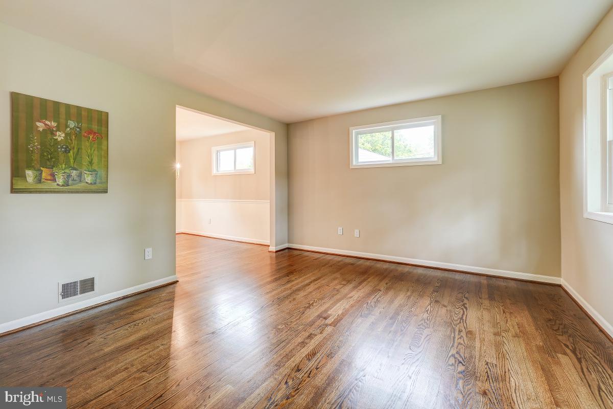 4801 Wyaconda Road Rockville, MD 20852 - Photo 7 of 48 Light and bright with replacement windows