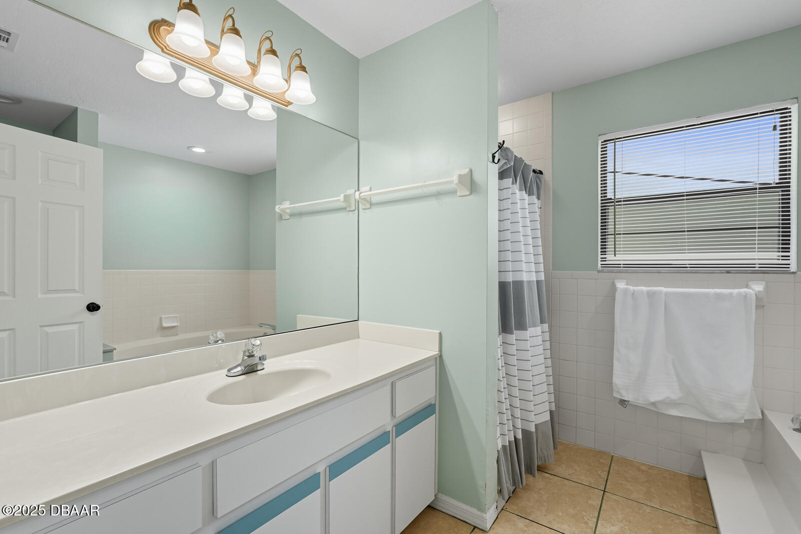 2134 South Riverside Drive Edgewater, FL 32141 - Photo 23 of 48 49_044_dsc04341