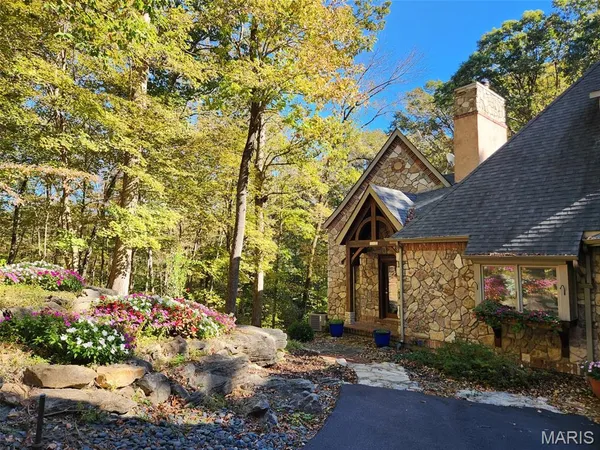 $1,250,000 | 832 Stone Bridge Springs Drive, Wildwood, MO 63038