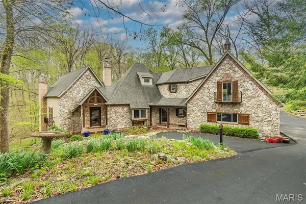$1,250,000 | 832 Stone Bridge Springs Drive, Wildwood, MO 63038